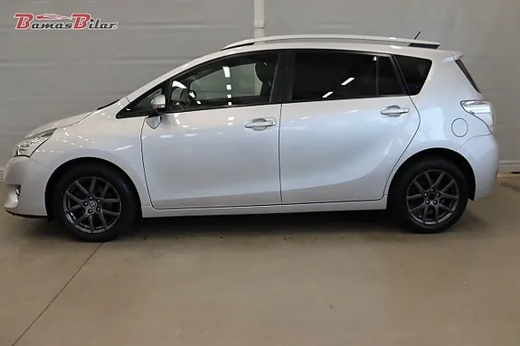 Toyota Verso 2016 photo 2