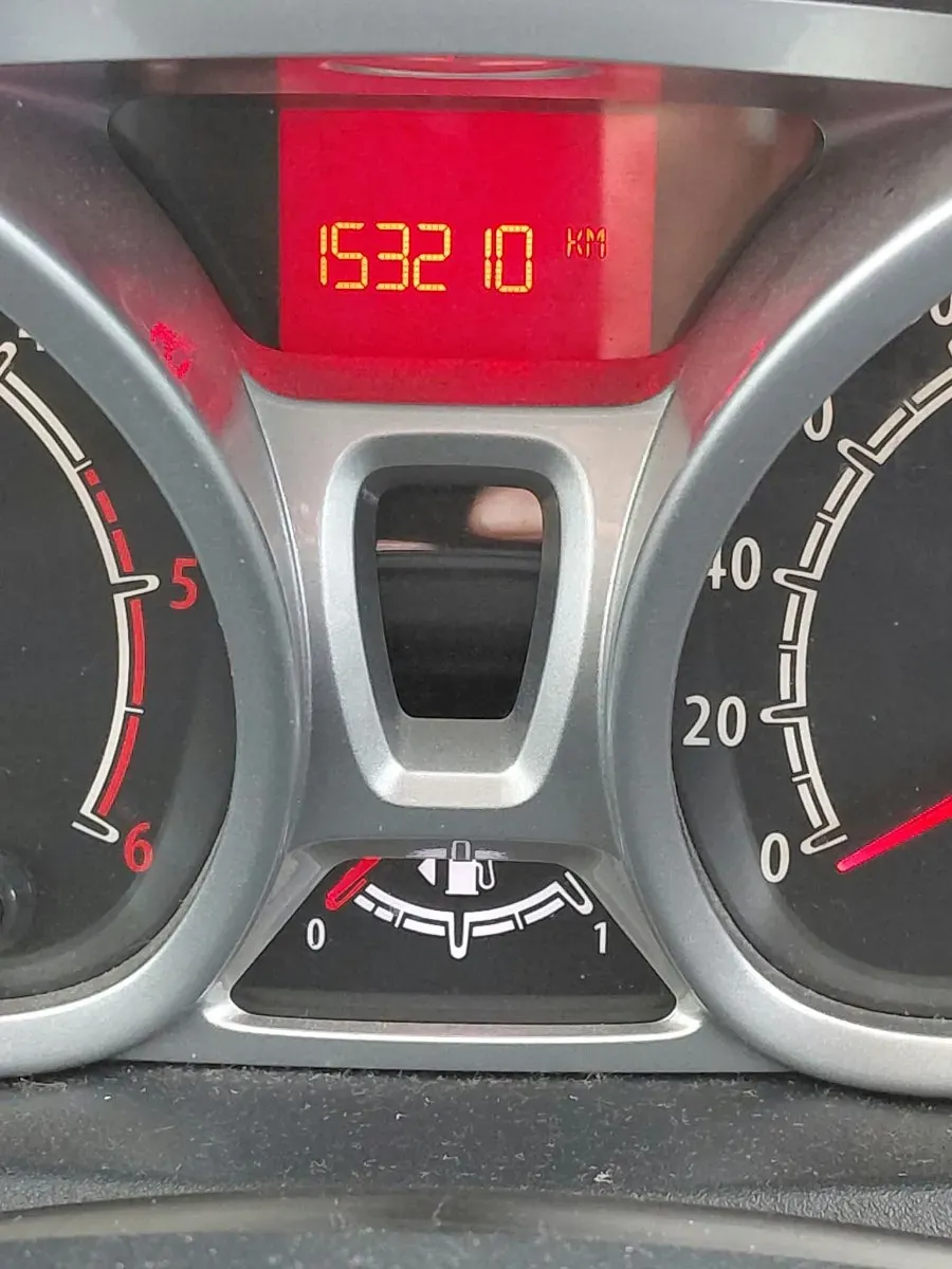 Ford Fiesta 2011 photo 3