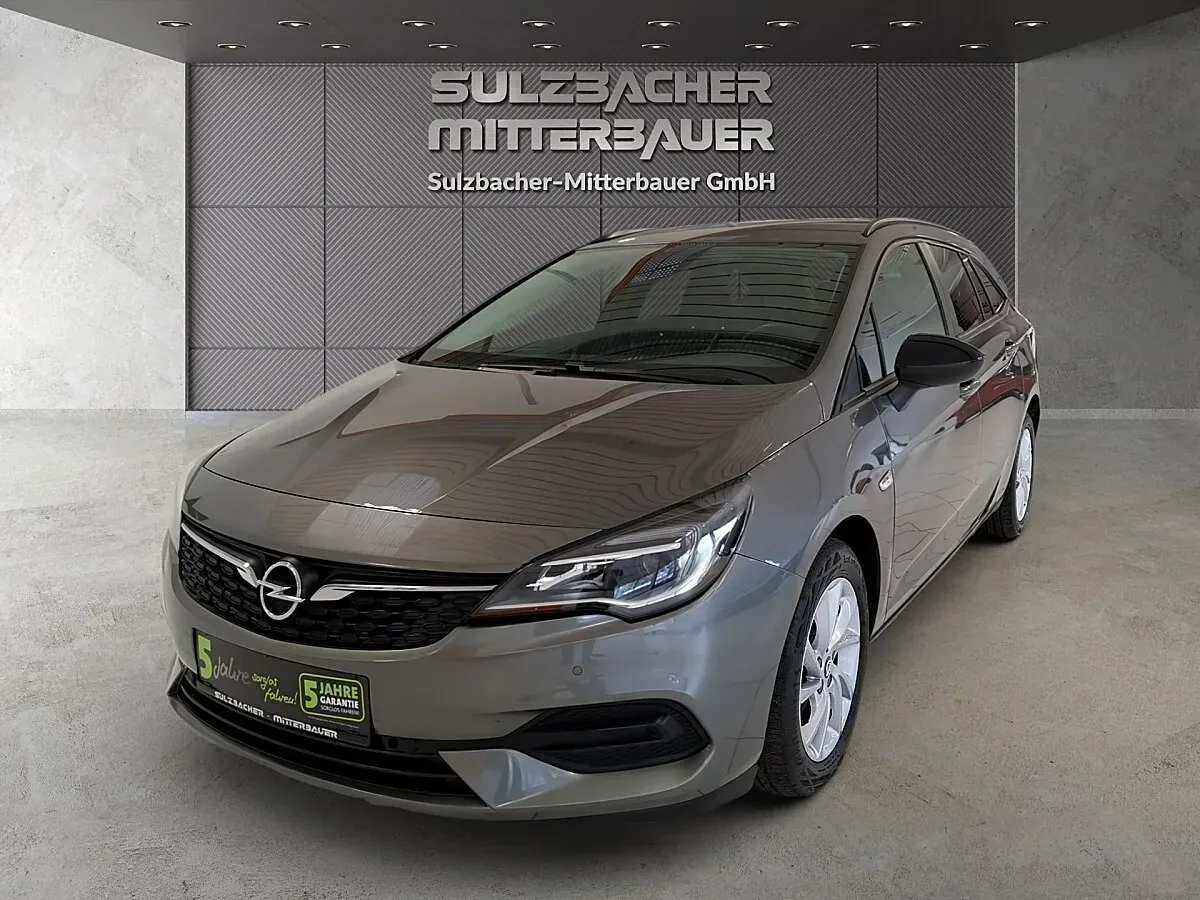 Opel Astra 2022 photo 2