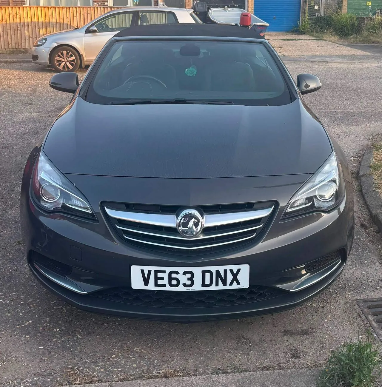 Vauxhall Cascada 2014 photo 2