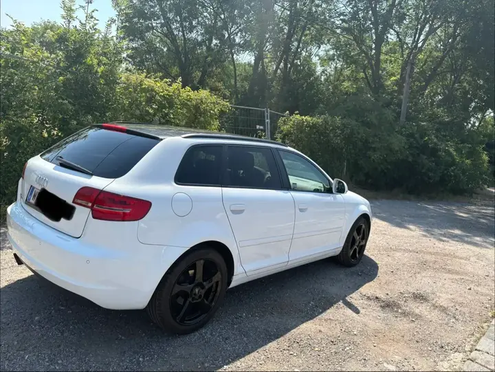 Audi A3 Sportback 2009 photo 3
