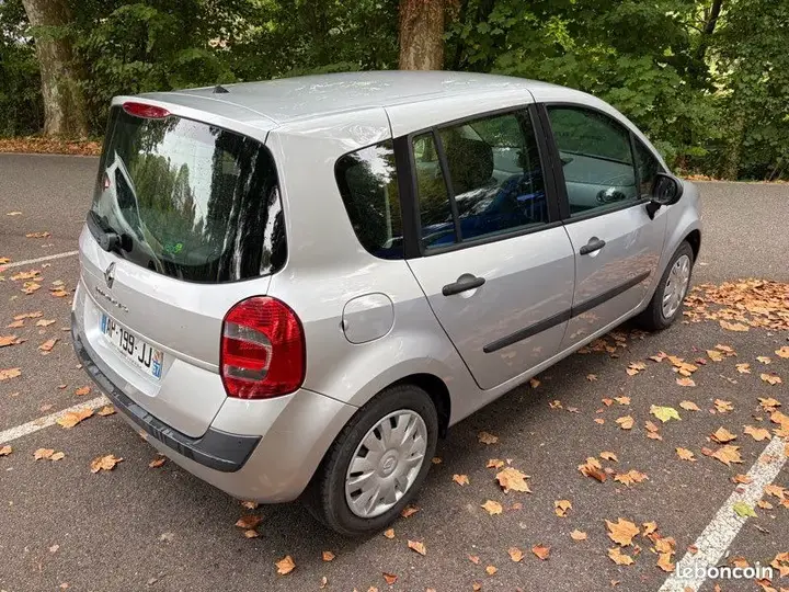 Renault Grand Modus 2010 photo 2