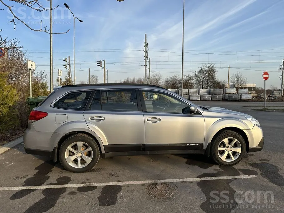 Subaru Outback 2015 photo 2