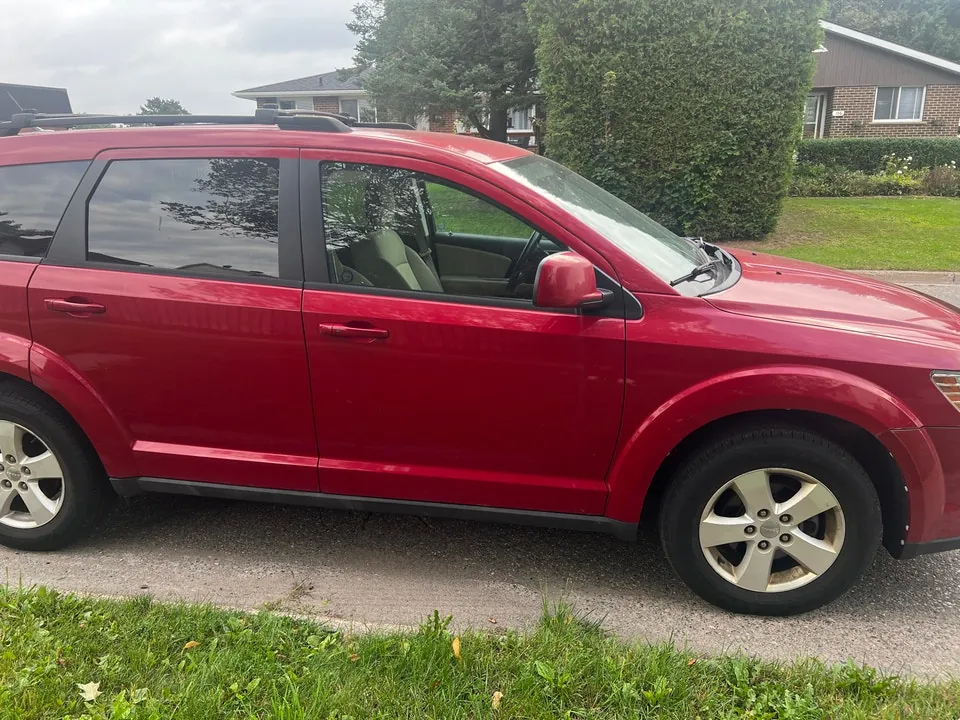 Dodge Journey 2012 photo 2