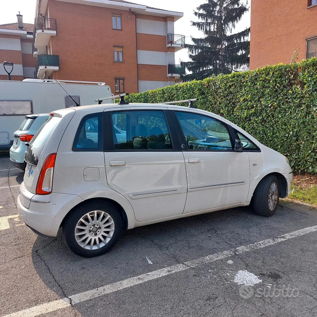 Lancia Musa 2012 photo 2