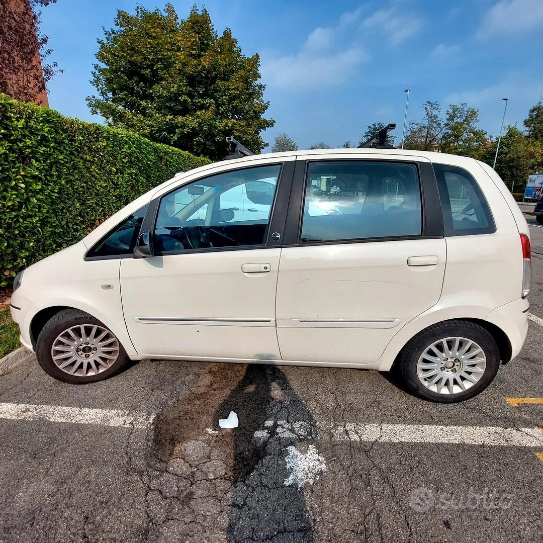 Lancia Musa 2012 photo 4