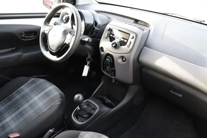 Peugeot 108 2018 photo 2