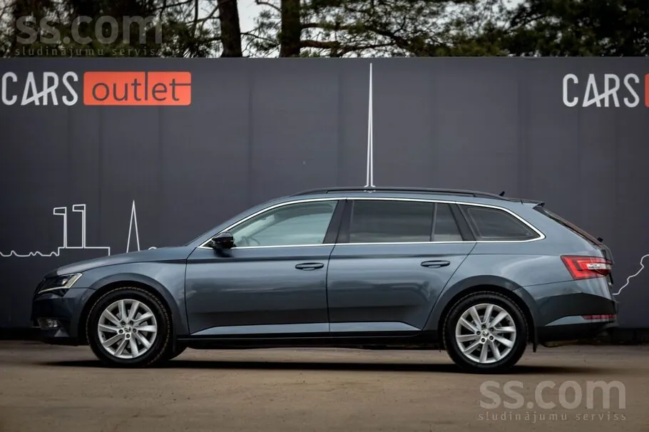 Skoda Superb 2019 photo 5