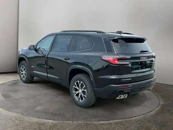GMC Acadia 2026 photo 3
