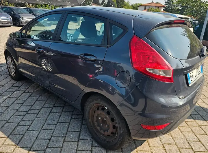 Ford Fiesta 2011 photo 4