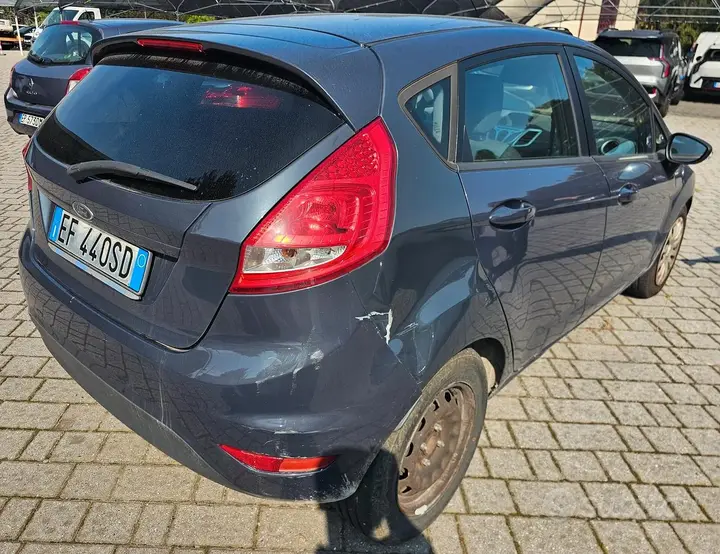 Ford Fiesta 2011 photo 3