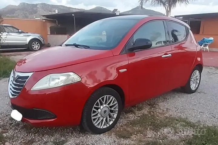 Lancia Ypsilon