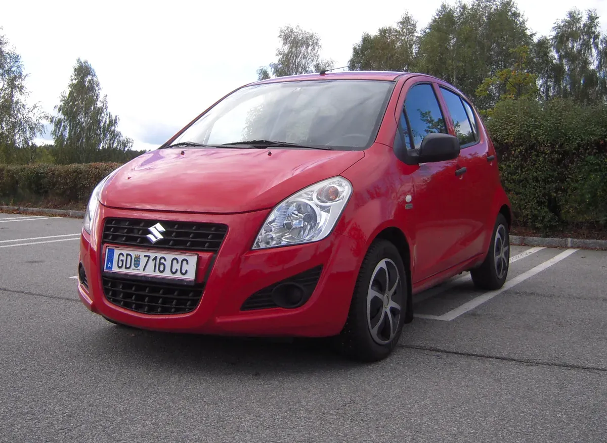 Suzuki Splash 2013 photo 2