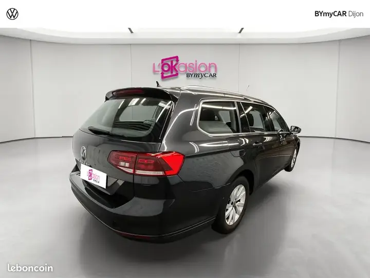 Volkswagen Passat 2023 photo 5