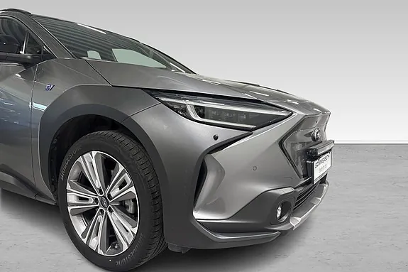 Subaru Solterra 2023 photo 2