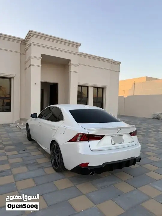 Lexus Is 2016 photo 5