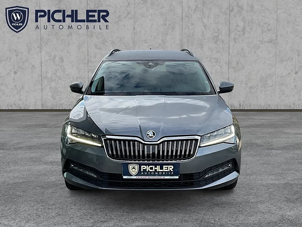 Skoda Superb 2022 photo 2