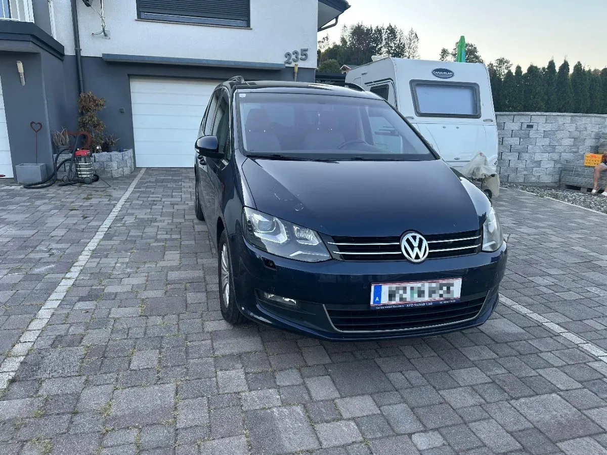Volkswagen Sharan 2011 photo 2