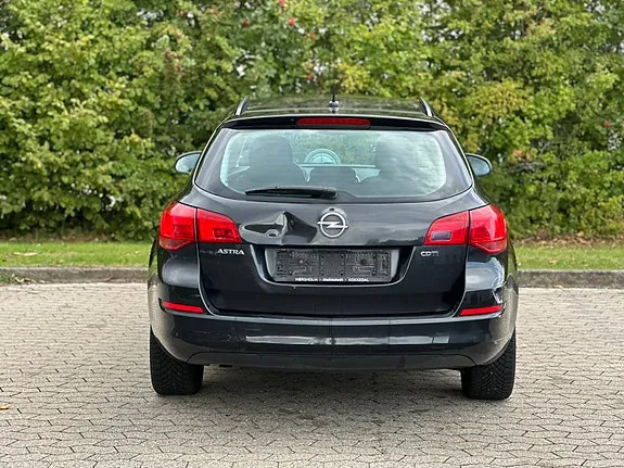Opel Astra 2012 photo 5