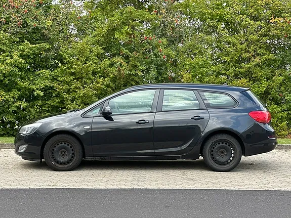 Opel Astra 2012 photo 3