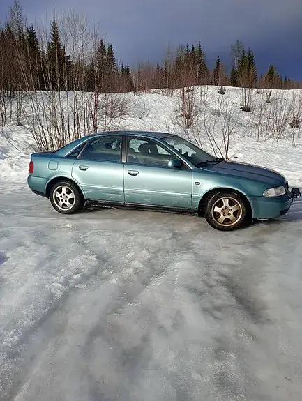 Audi A4 2000 photo 2