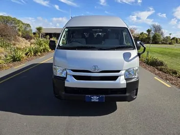 Toyota Hiace 2021 photo 3