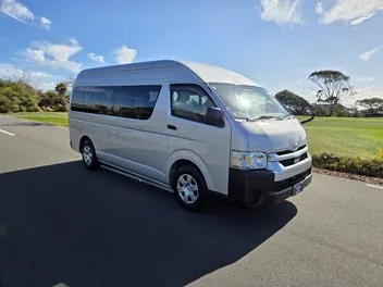 Toyota Hiace 2021 photo 2