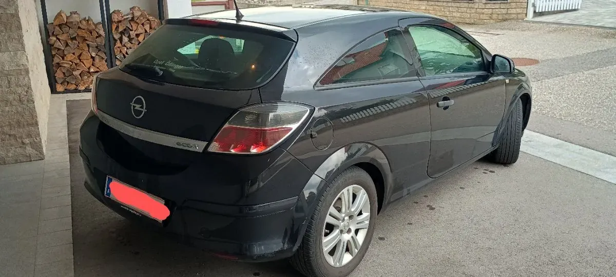 Opel Astra 2010 photo 3