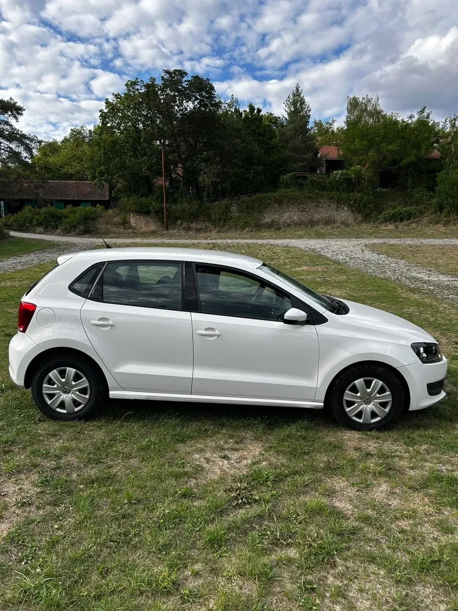 Volkswagen Polo 2010 photo 3