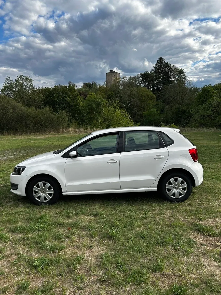 Volkswagen Polo 2010 photo 2