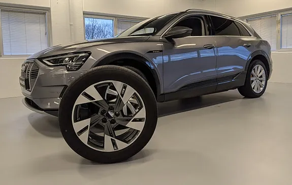 Audi E-Tron 2020 photo 2