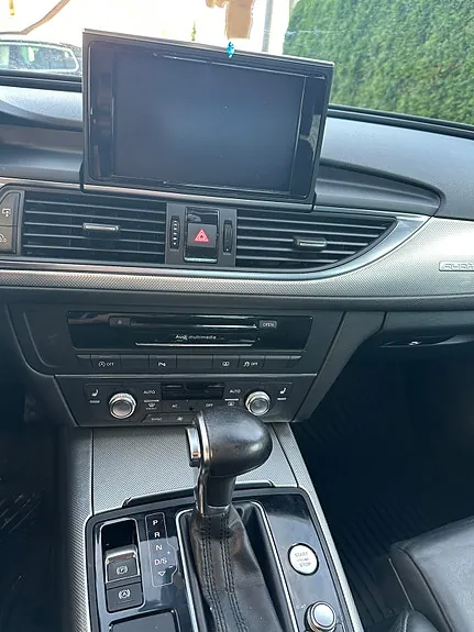 Audi A6 2011 photo 2