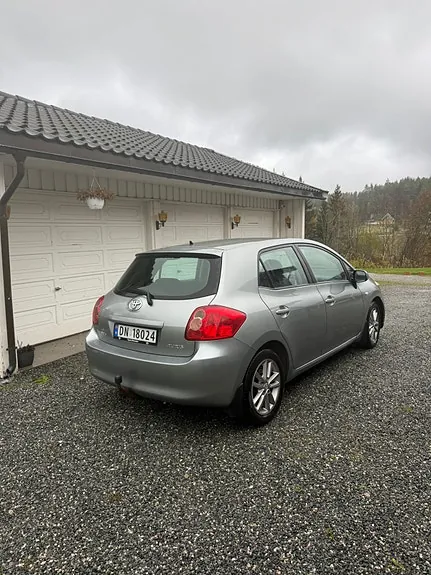 Toyota Auris 2009 photo 5