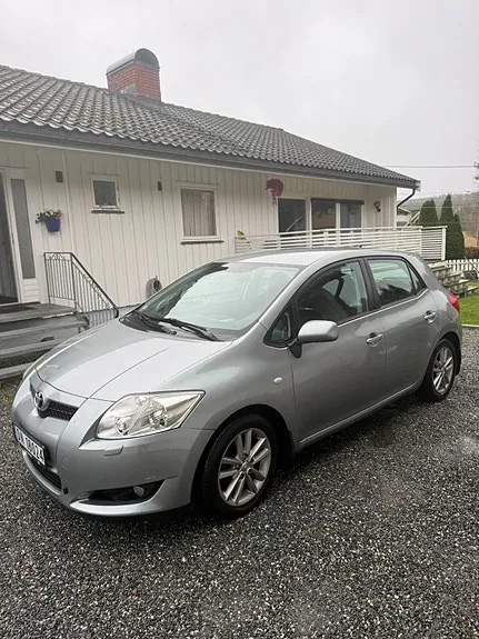 Toyota Auris 2009 photo 2