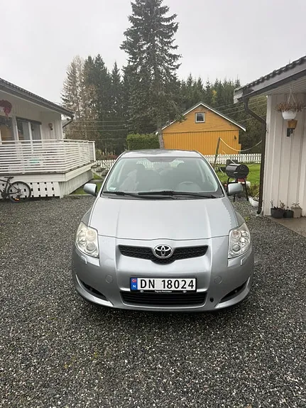 Toyota Auris 2009 photo 3