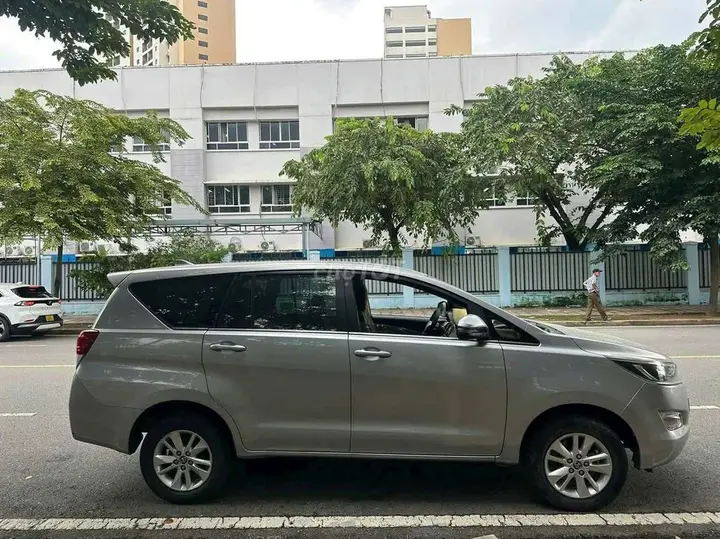 Toyota Innova 2018 photo 5