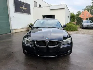 BMW 318D 2011 photo 3