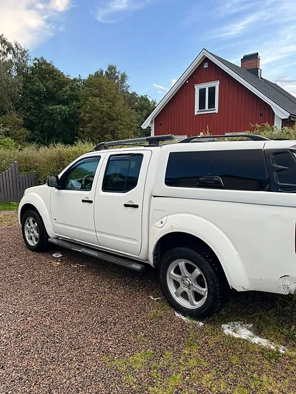 Nissan Navara 2012 photo 4