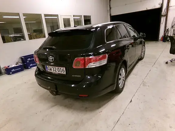 Toyota Avensis 2012 photo 3