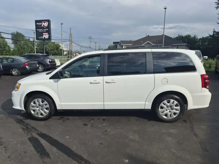 Dodge Grand Caravan 2018 photo 3