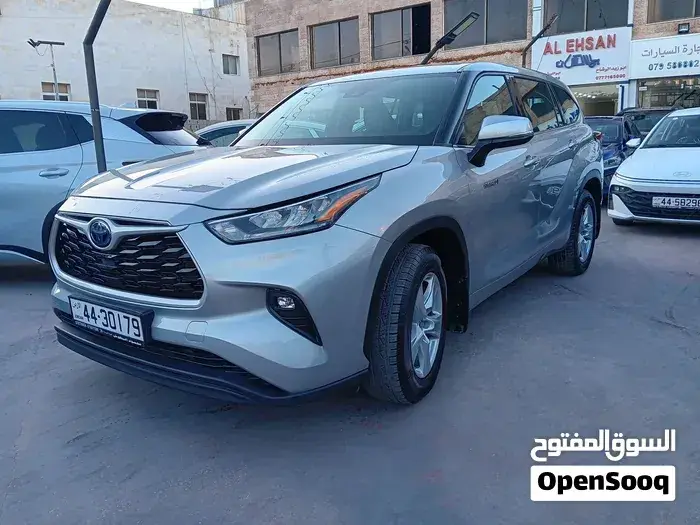 Toyota Highlander 2022 photo 2