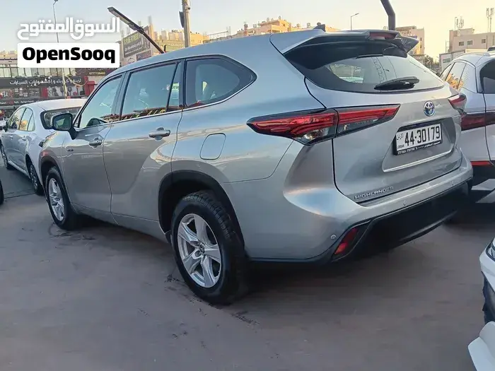 Toyota Highlander 2022 photo 3