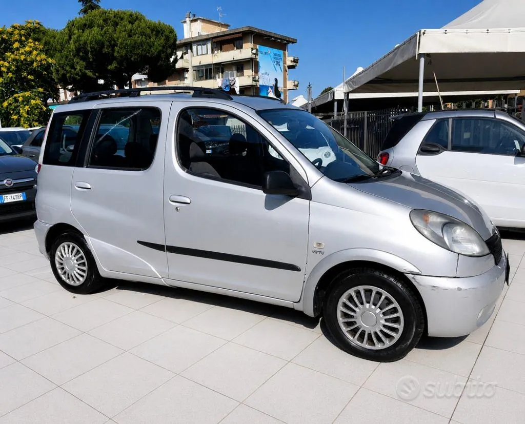 Toyota Yaris Verso 2001 photo 5