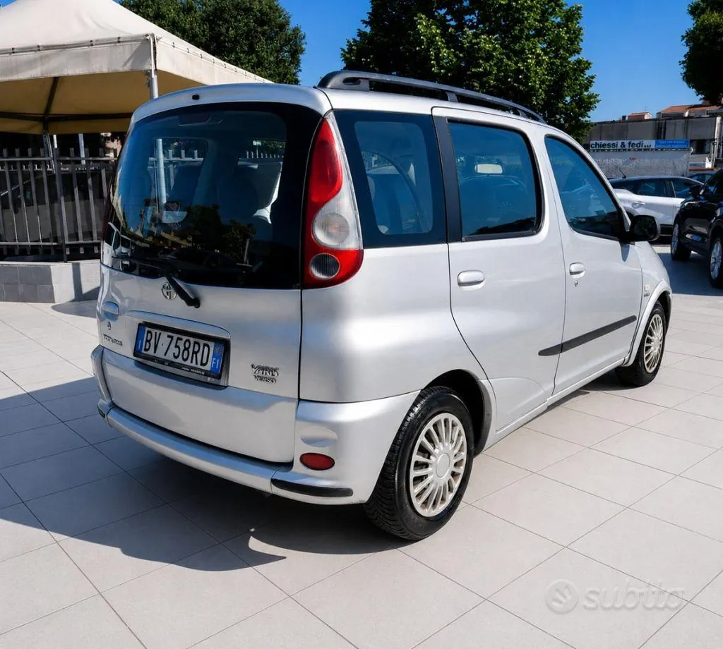Toyota Yaris Verso 2001 photo 4