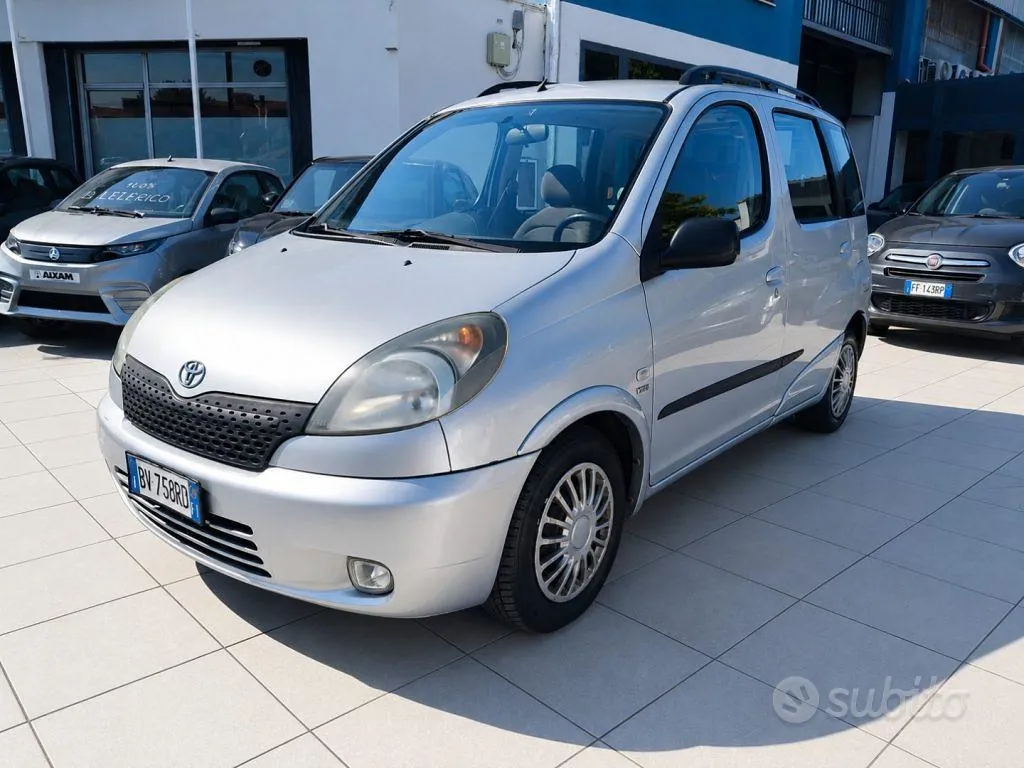 Toyota Yaris Verso 2001 photo 3
