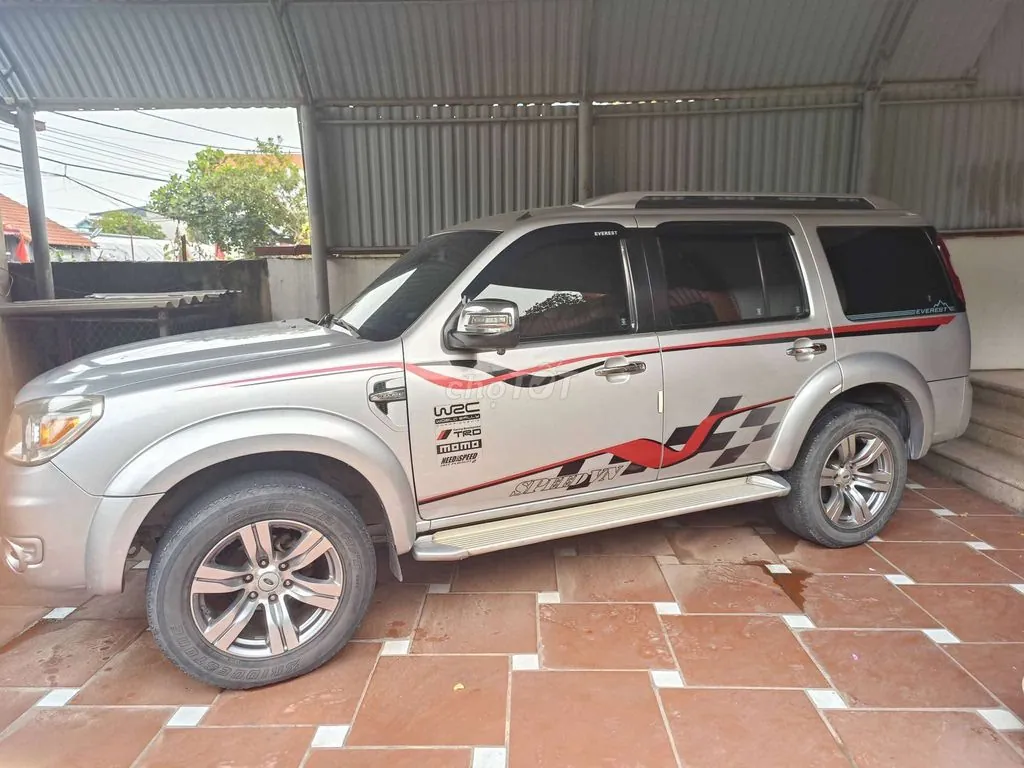 Ford Everest 2011 photo 2