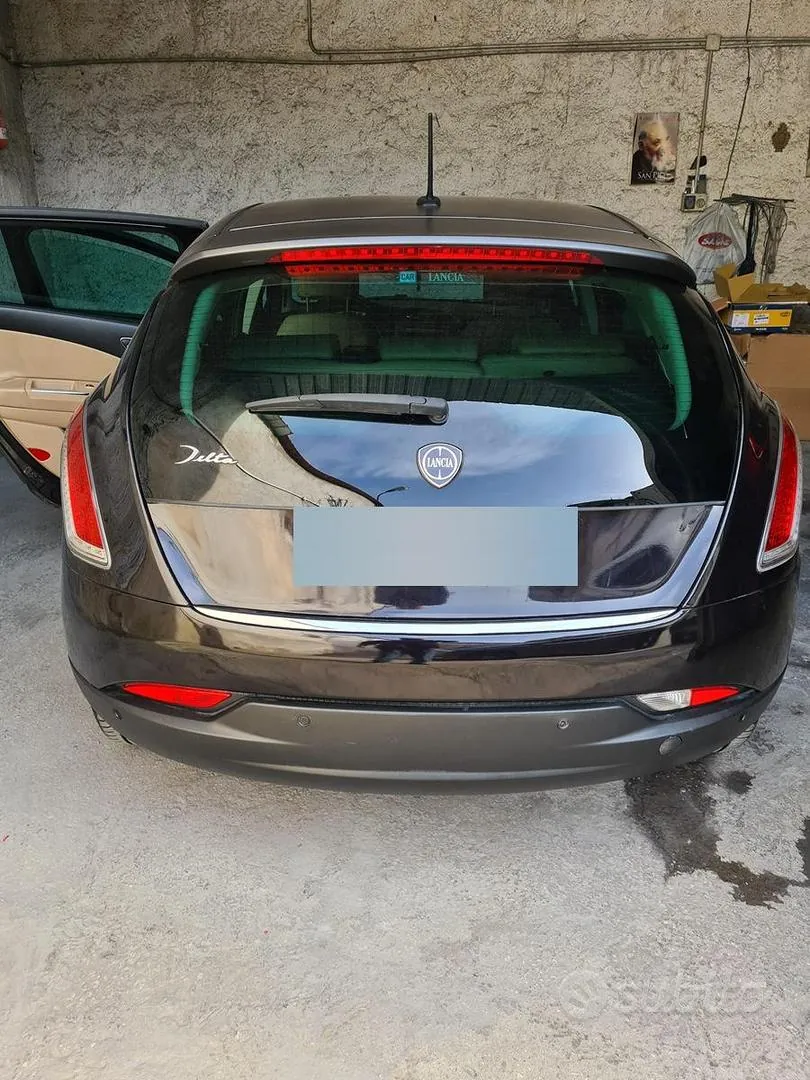 Lancia Delta 2011 photo 2
