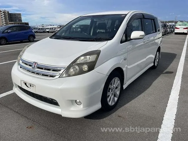 Toyota Isis 2010 photo 2
