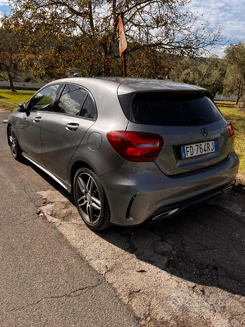 Mercedes-Benz A 180 2016 photo 4