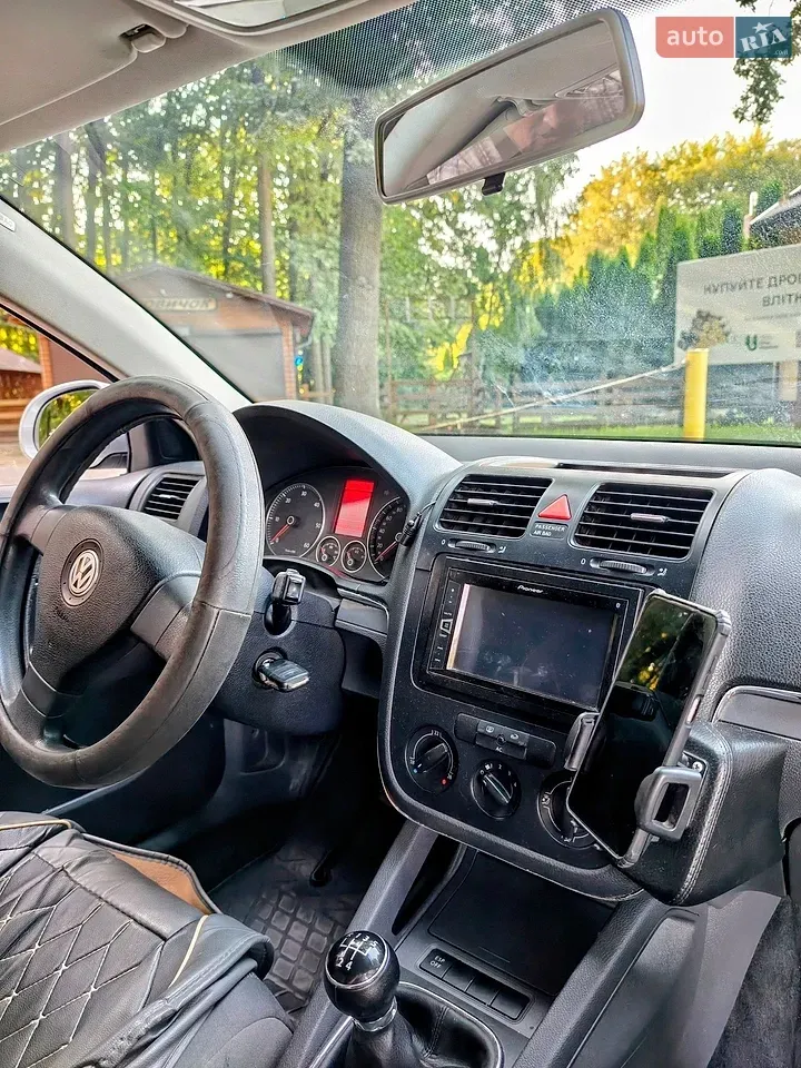 Volkswagen Golf 2009 photo 4